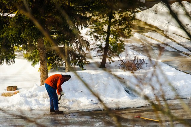 shoveling ice-2